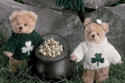 Bearington -Shamrock Miniature Bears 2 Styles White or Green Sweater 4.5 Inches and Retired - Olde Church Emporium